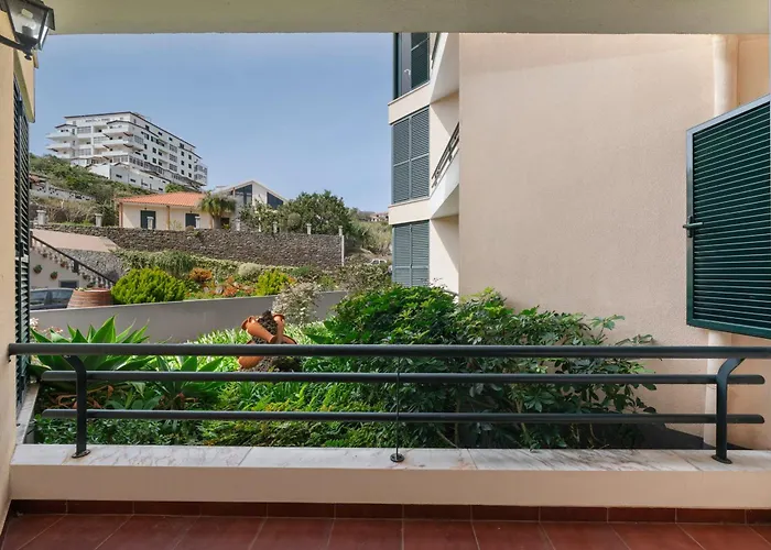 Palmasol By An Island Calheta (Madeira)